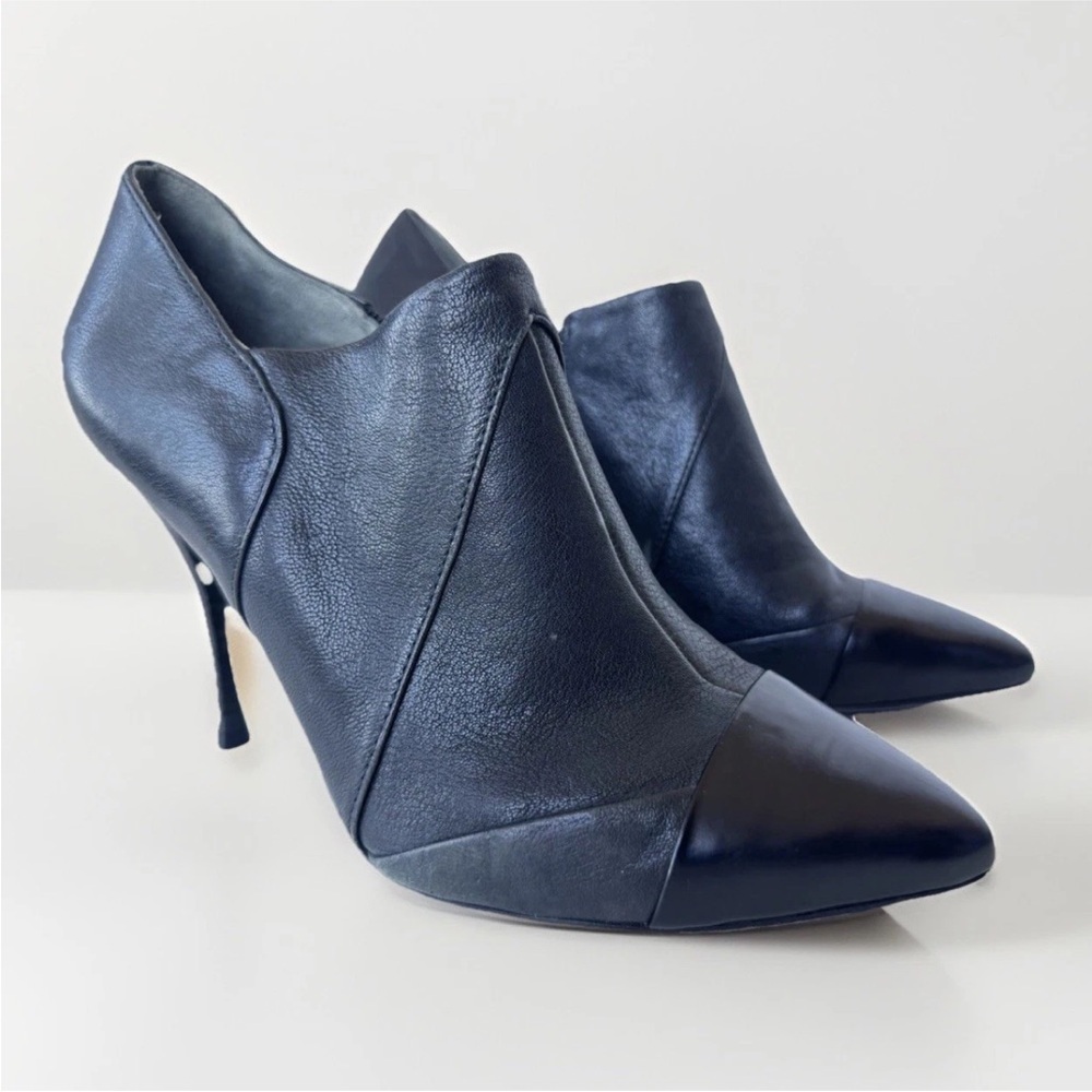 Tory Burch Lorelei Black Leather Stiletto Heel Ankle Boot Bootie Size 9.5 - Picture 2 of 10